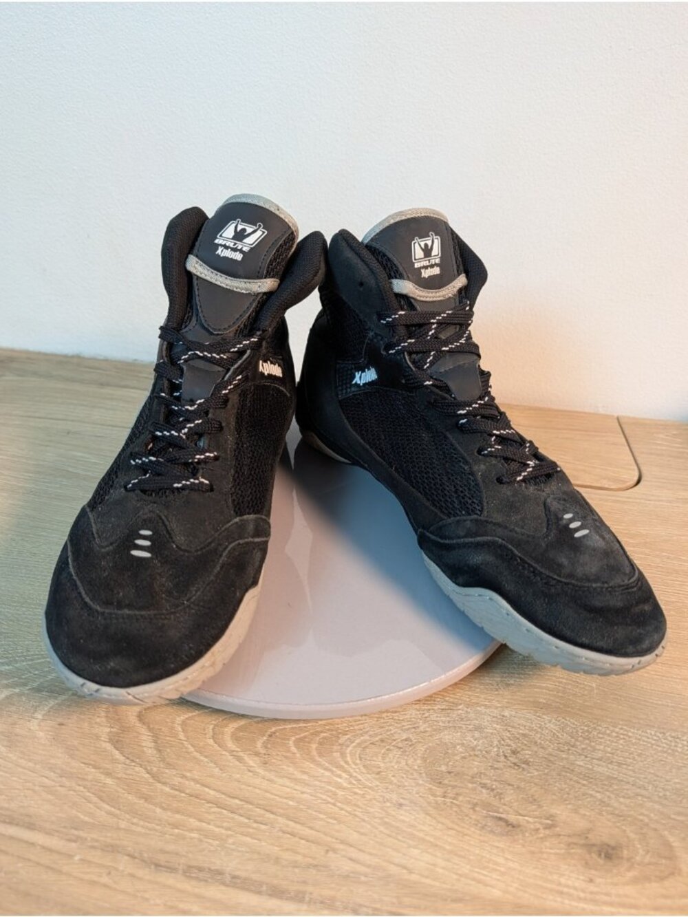 Brute Xplode Wrestling Shoes Black Gray Men's Size 10.5 Lightweight Mat Shoes